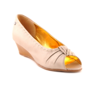Enroute Women Silver Wedges