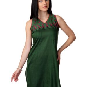 ALayna Women Green Kurta