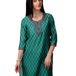 ALayna Women Green Kurta