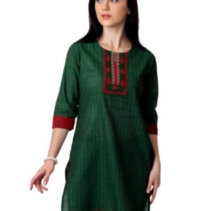 ALayna Women Green Kurta