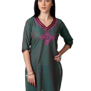 ALayna Women Green Kurta